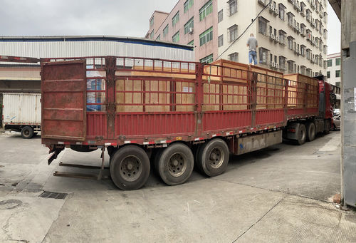 jüngste Unternehmensnachrichten über Versand nach Kasachstan 12L Wipes Machine