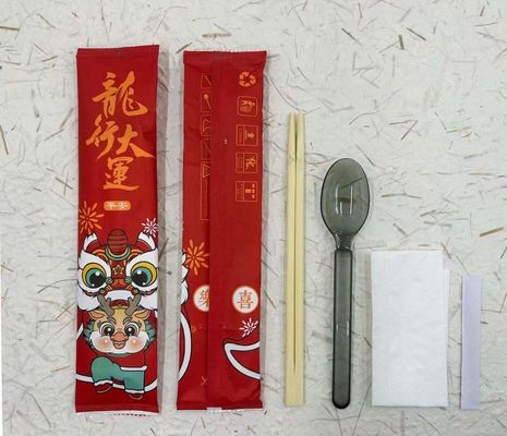 Vollautomatische Verpackungslinie für Löffel Gabel Messer Zahnstocher Serviette Salz Pfeffer Besteck Set