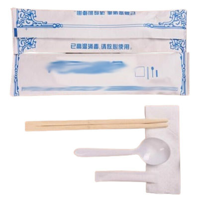 CE Certified Cutlery Set Packaging Machine 80-120 Pack/min Geschwindigkeit für Ländermärkte